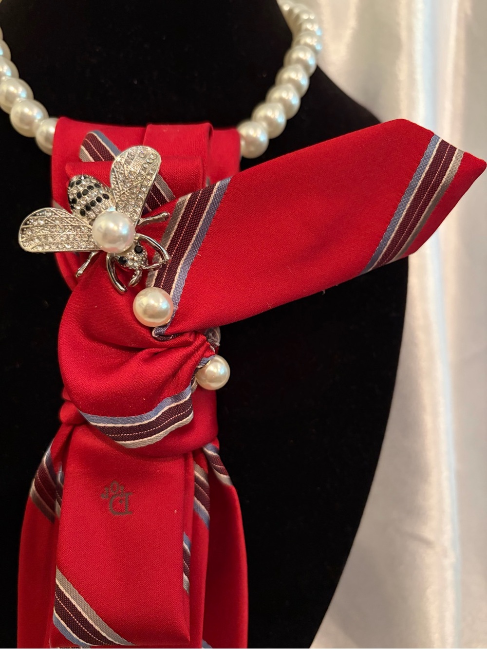 Dior Women’s Tie Red Striped Silk - Picture 3 of 7